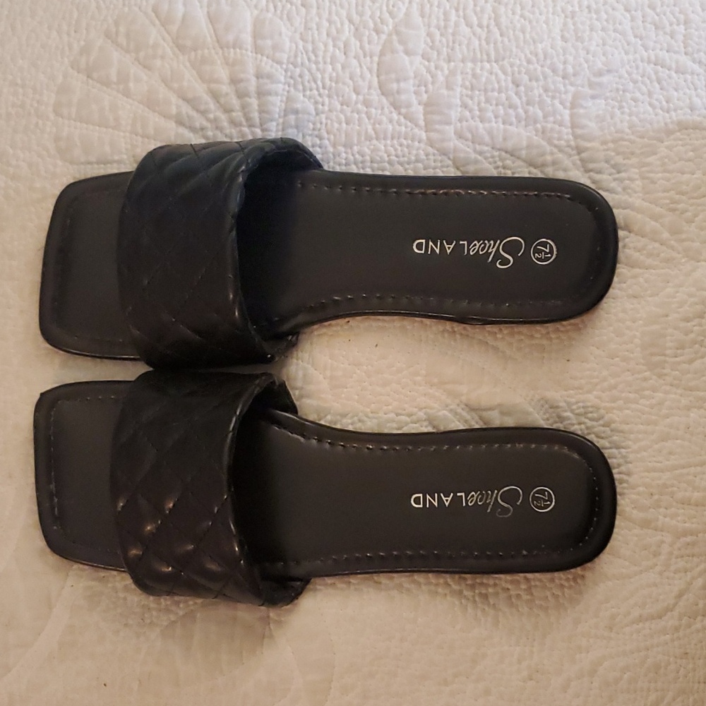 Sheeland Black Quilted Slide Sandal 7.5